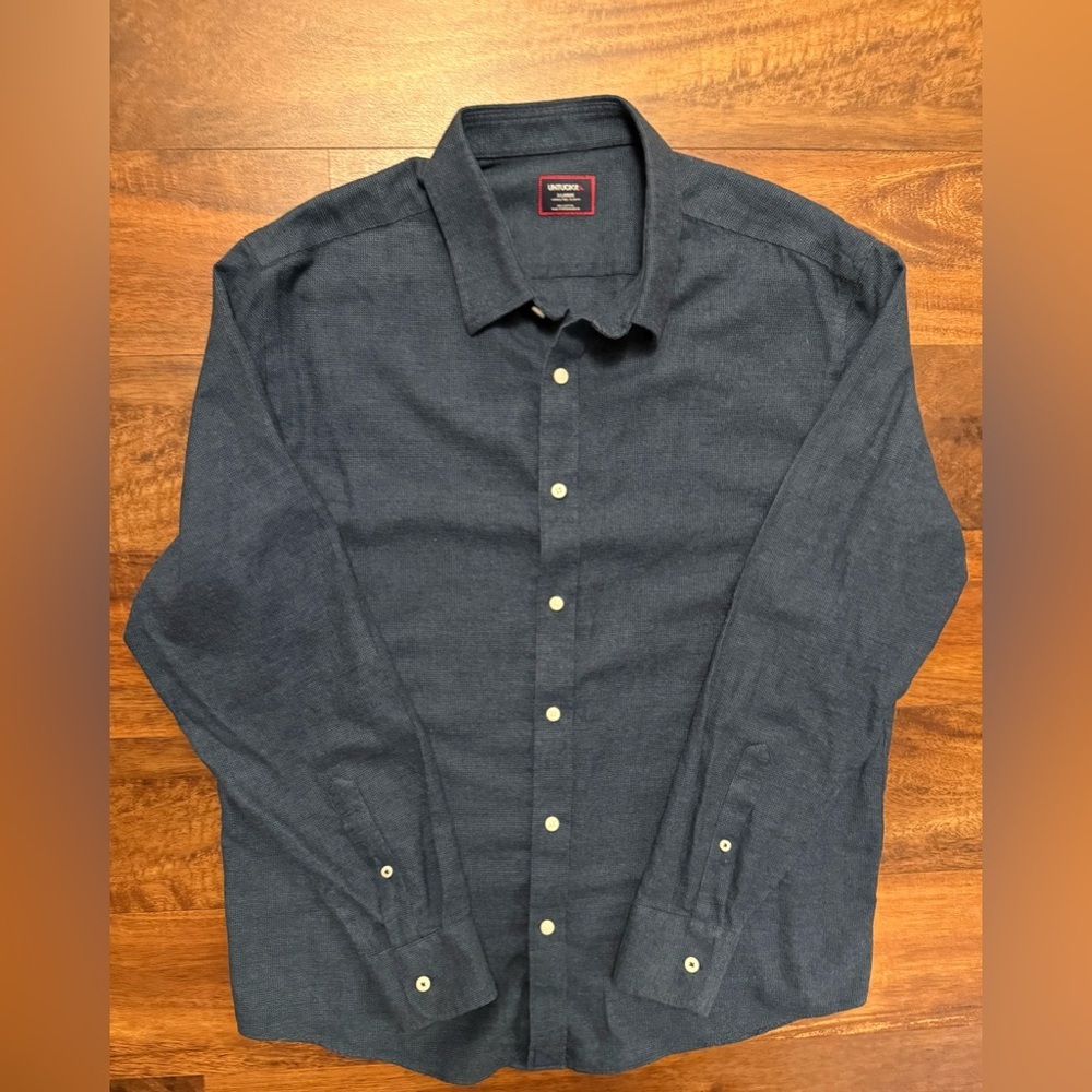 Untuck It Men’s Slim Fit Button Down